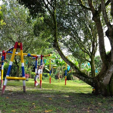 Casa Finca Villa Luz A 800 Mts Del Parque Del Cafe Montenegro Bagian luar foto