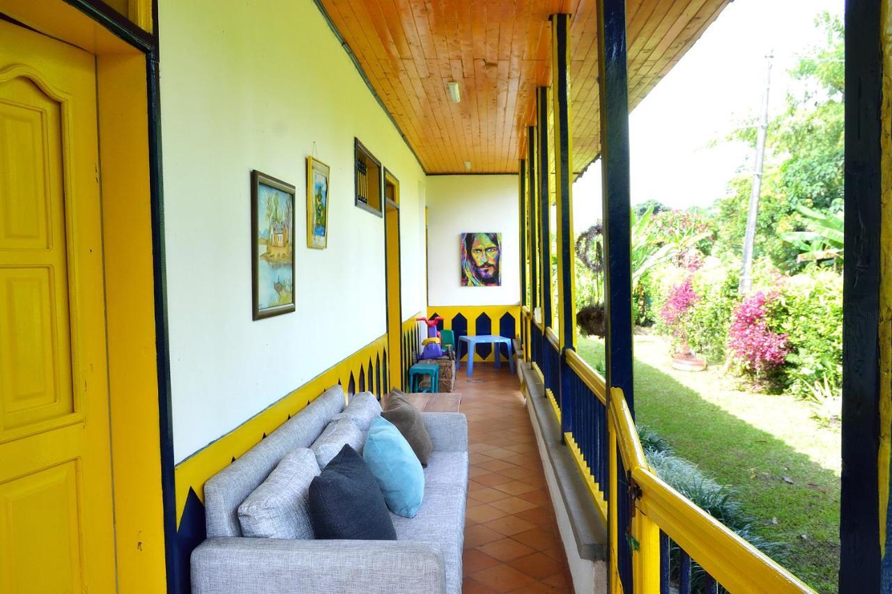 Casa Finca Villa Luz A 800 Mts Del Parque Del Cafe Montenegro Bagian luar foto
