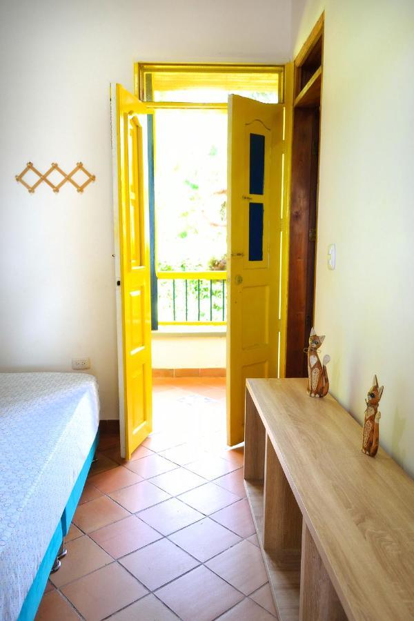 Casa Finca Villa Luz A 800 Mts Del Parque Del Cafe Montenegro Bagian luar foto