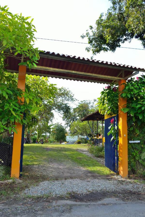 Casa Finca Villa Luz A 800 Mts Del Parque Del Cafe Montenegro Bagian luar foto