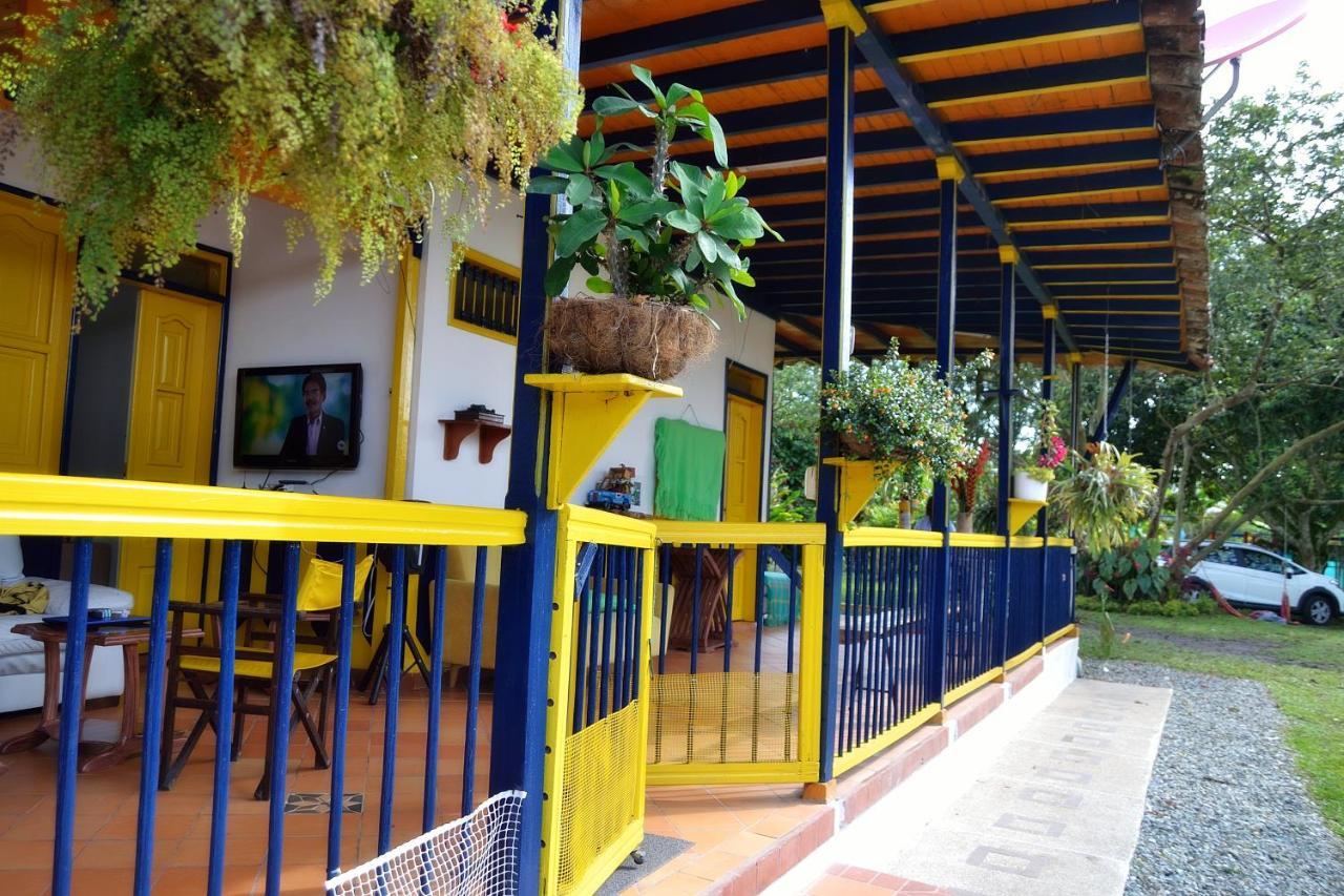 Casa Finca Villa Luz A 800 Mts Del Parque Del Cafe Montenegro Bagian luar foto